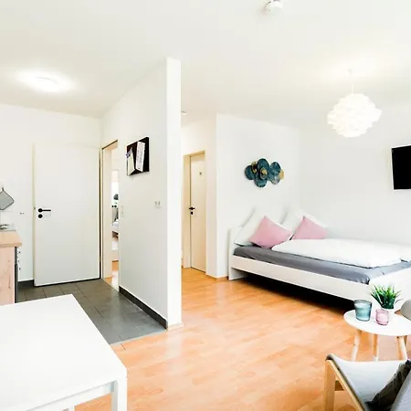 Modernes Fuer Zwei Personen Mit Parkplatz Appartement Magdebourg